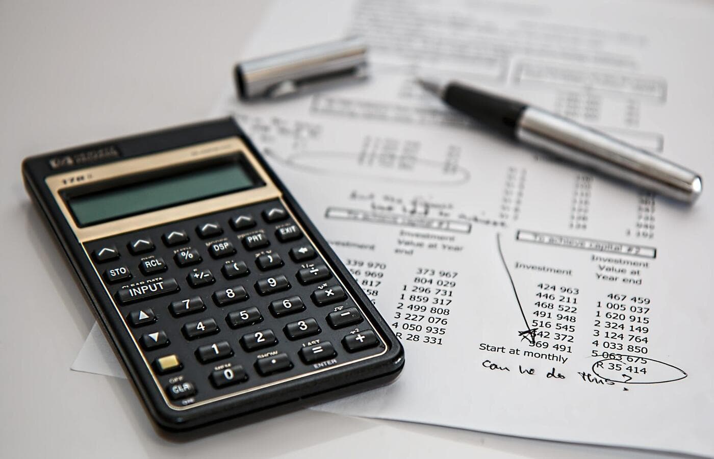 Calculadora mostrando el cálculo de intereses